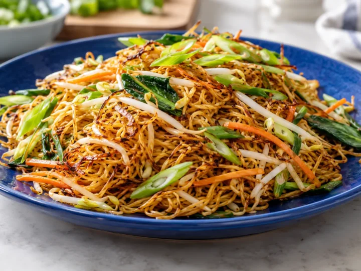 Crisp pan-fried noodles with vegetables.